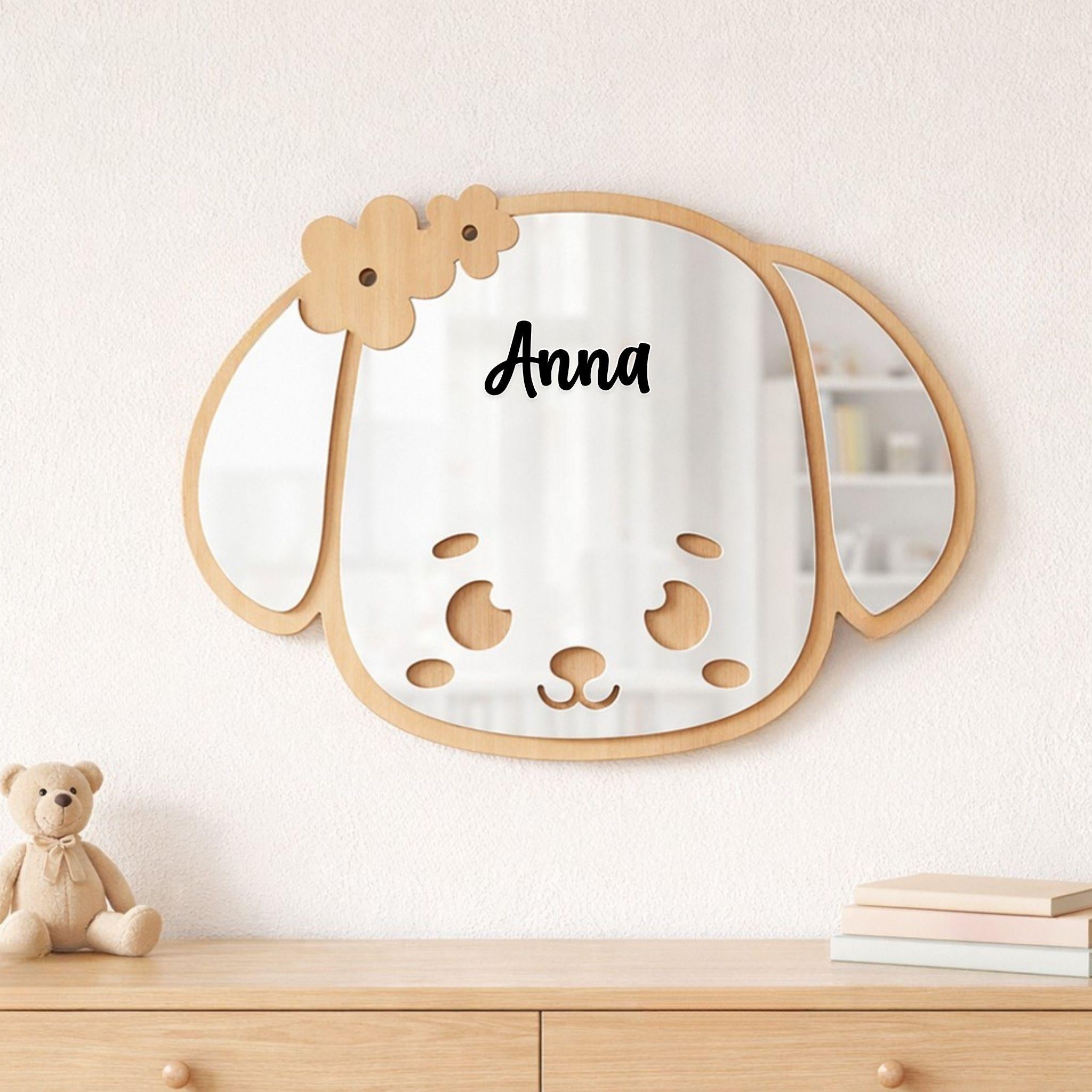 Zwarte spiegelsticker met naam op spiegel, beer, in kinderkamer